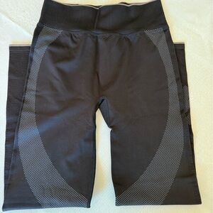 VS Pink Black and Gray Performance leggings size Large